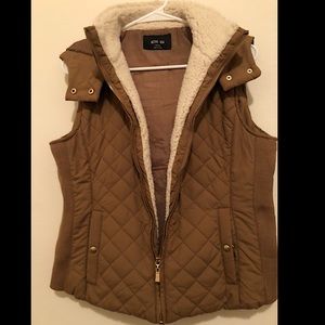 Active USA vest! Never been worn!